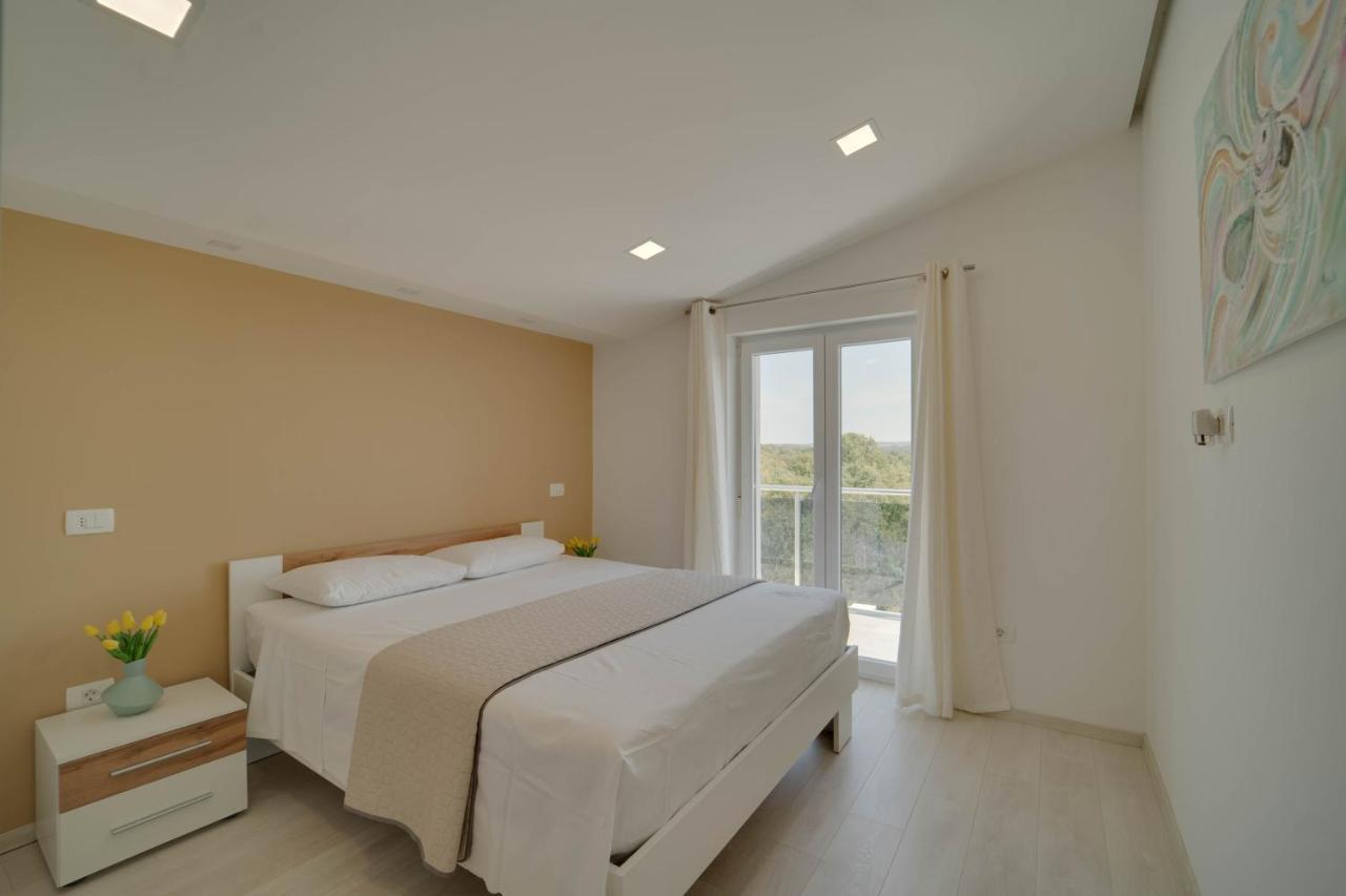 Black Diamond Apartment Vilanija Экстерьер фото