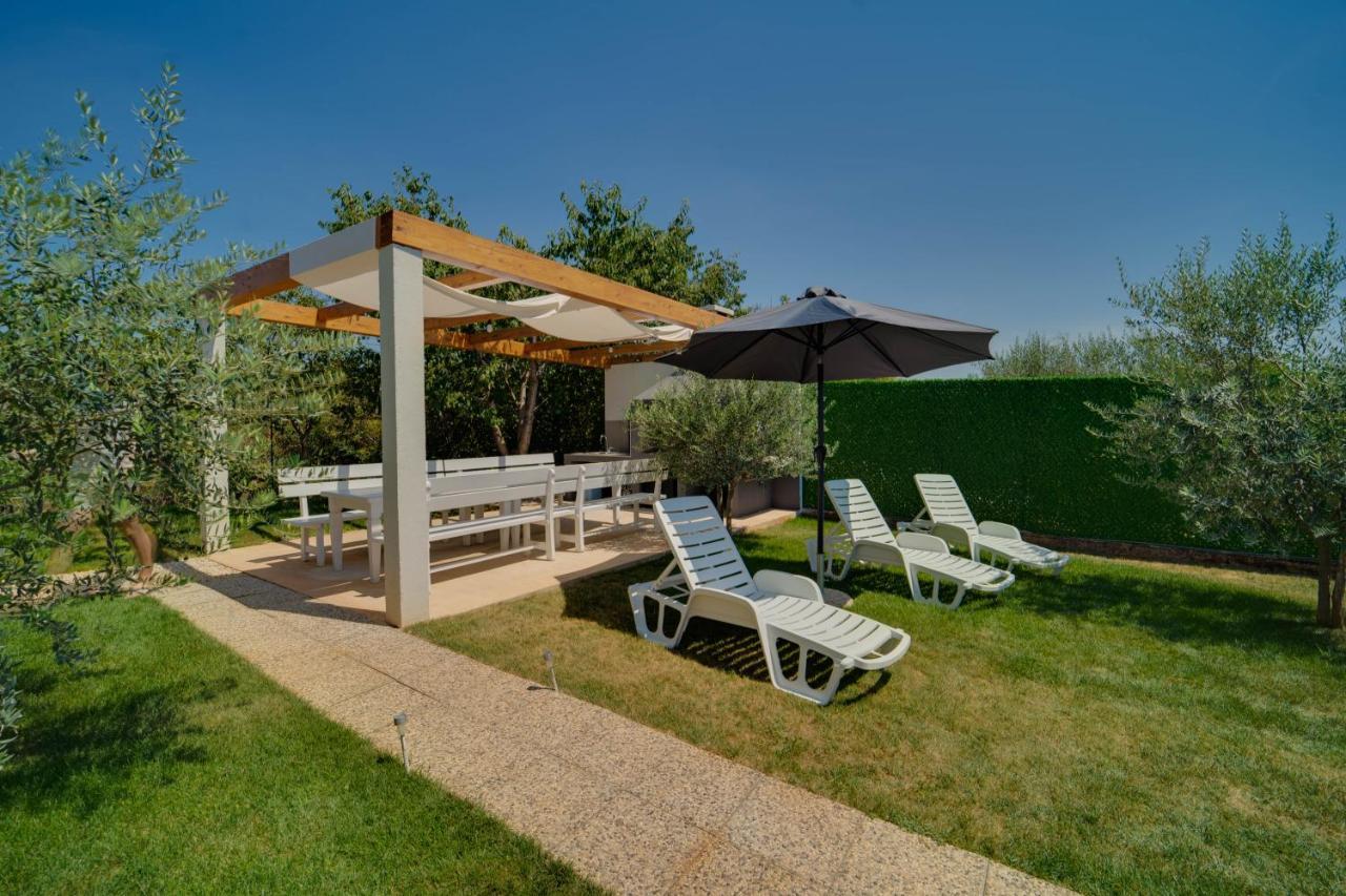 Black Diamond Apartment Vilanija Экстерьер фото