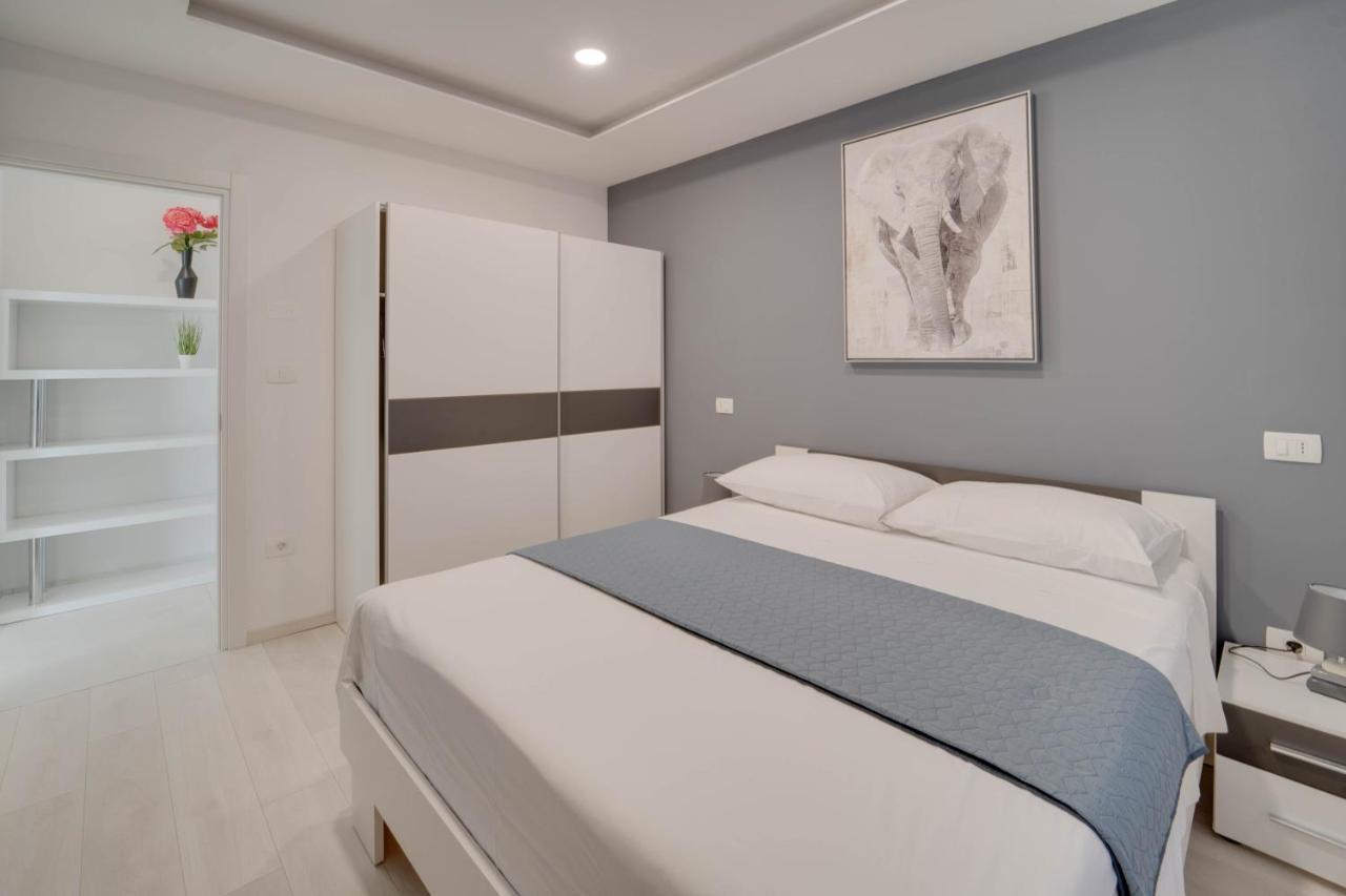 Black Diamond Apartment Vilanija Экстерьер фото