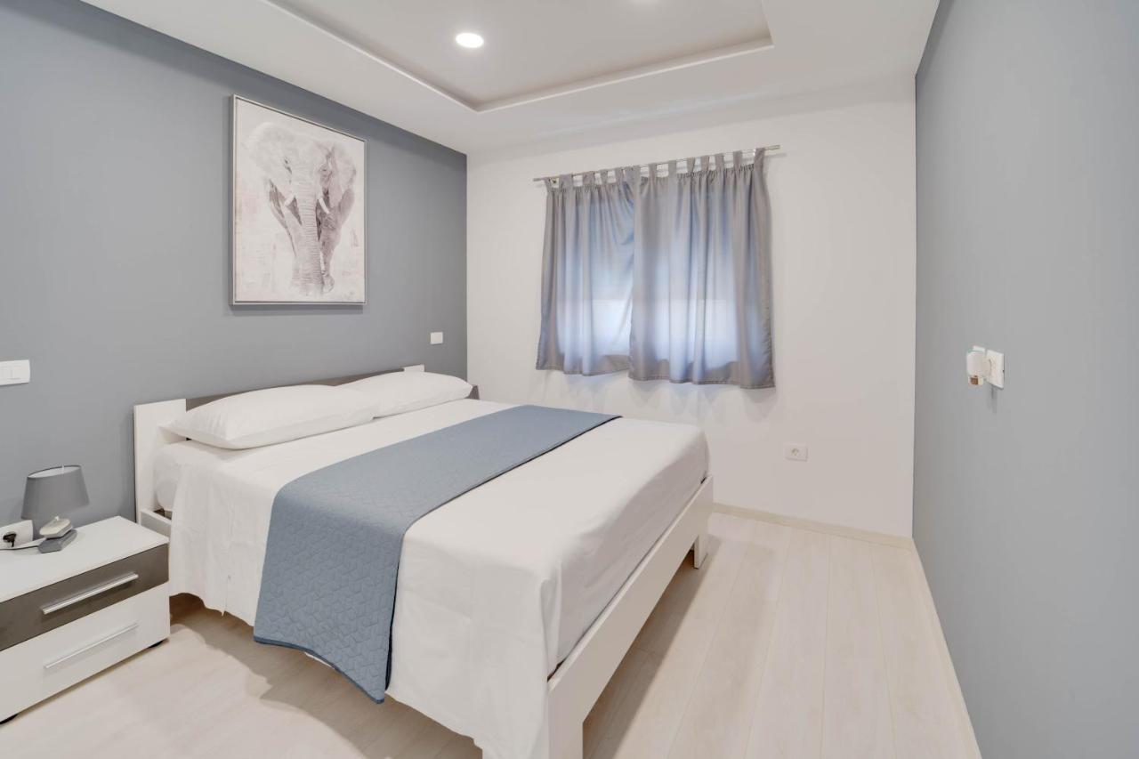 Black Diamond Apartment Vilanija Экстерьер фото
